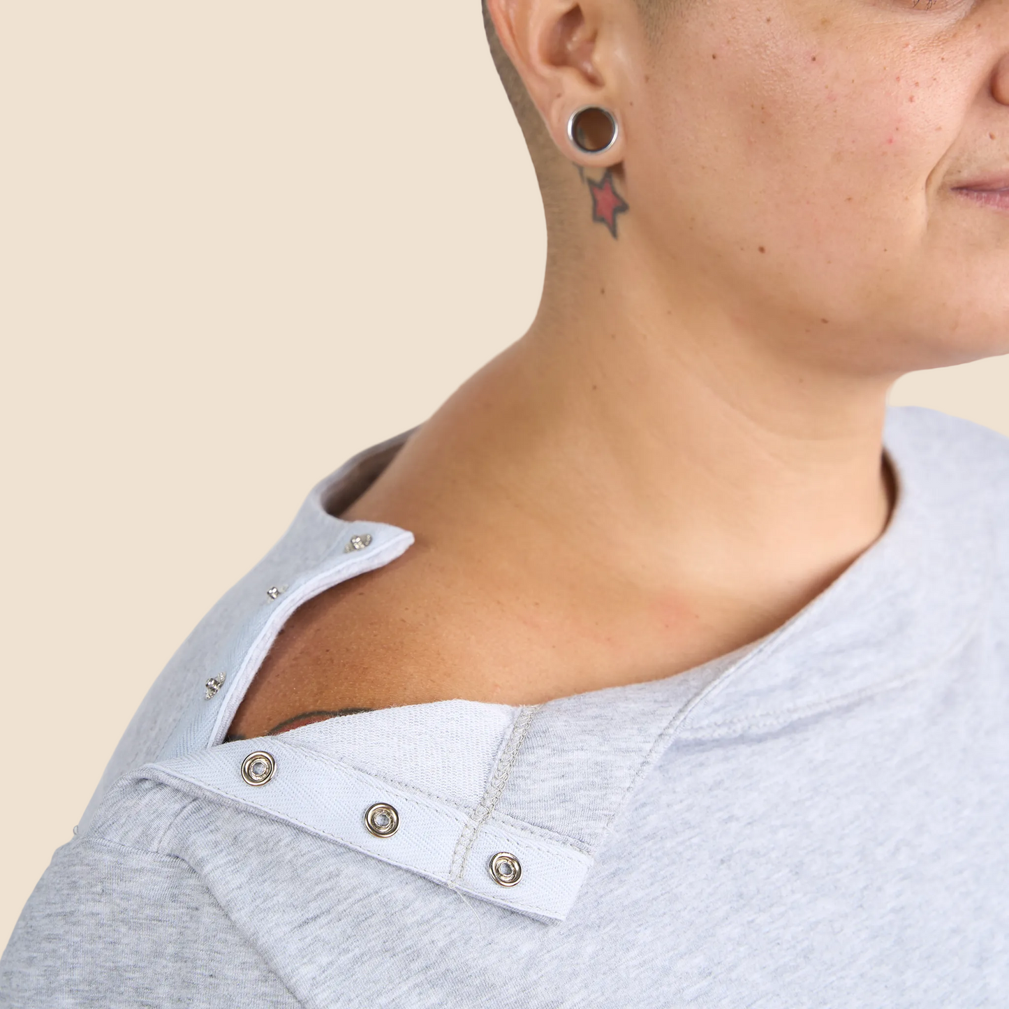 Women’s Gray Chemotherapy Long-Sleeved Shirt
